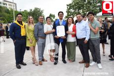 Ángel David Chacón Fajardo acompañado de su familia