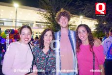 María José Rodríguez, Alejandra Estrada,  Daniel Mcgill y Ale Rodríguez