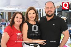 A   Dora Becerra, Paty Iñiguez y Alejandro Pérez