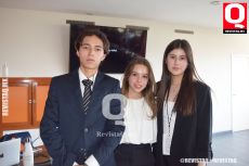 Ruy Guerrero,  Barbara Hernández y Regina Álvarez