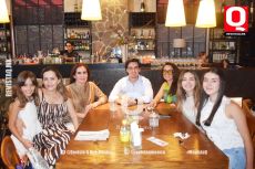 A  Karin Stoever, Karin Huerta,  Alma Isela Huerta,  Diego González,  Ceci Huerta, Mafer González e Isabella González
