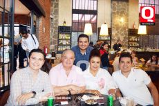 Irving Martínez Navé, Adolfo Martínez,  Margarita Navé, Jesús Adolfo  Martínez Navé y Kevin Martínez Navé