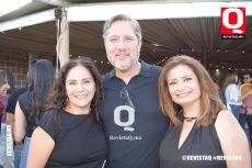 A  Hanne  González, Julio Castillo y Adriana  Uriarte