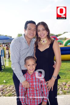José Plascencia,  Diego Plascencia y Dania Fuentes