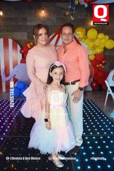 Rocío Navarro,  Mía Escalante y Carlos Escalante