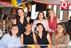 Sor Alicia con las Mises Colegio Miraflores