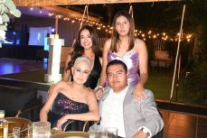 Luz Anani Morales y Valentina Hernández en familia