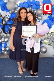 Claudia Peña y Paloma Alfaro.