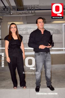 A    Lizeth Orozco de Bonilla y Andrés Bonilla Borja