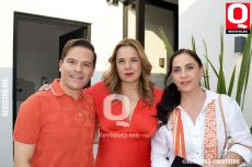 Omar Alonso,  Paulina Vargas y Risy Llaguno