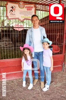 Elisa Orozco, Juan Fer Orozco y  Emma Orozco