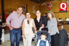 Fernando Urbiola, Lizzete Orozco, Mirian Ruiz, Paolo Urbiola y Alejandra Nilo