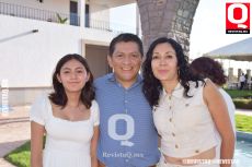Yazalin Moreno Vázquez,  Julio Moreno y Claudia Vázquez