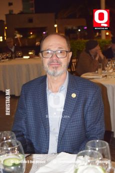 Dr. Carlos Portillo
