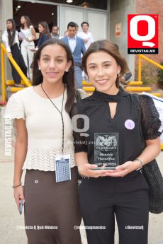 Fátima Hinojosa y Natalia Renteria