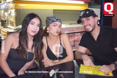 Camila Cifuentes, Romina Jurado y Rodrigo Andrade