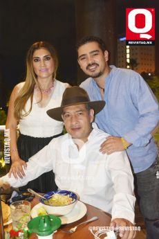 Betsy Arenas, Juan Pablo Gutiérrez y Carlos Gutiérrez