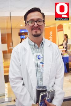 Dr. Eduardo Limón