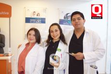 Dra. Michelle Sujo, Dra. Pamela Peréz y Dr. Julian Chávez
