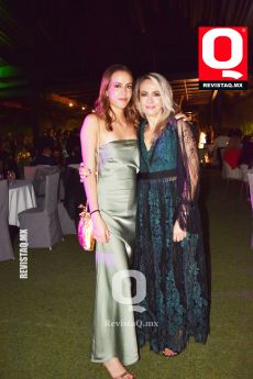Miroslava Mena y Vanessa Yerena