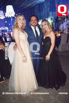 Dulce Montiel, Andrés Amezquita y Brenda Montiel