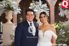 A   Katia  González y Marco Posadas