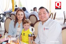 Rebeca Bensussen, Carlitos Martos y Carlos Martos