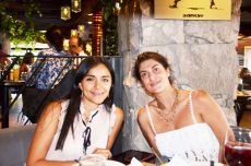 Paulina González y Amanda Dolfi