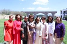 A   Lety Venegas, Luz Graciela Rodríguez, Pily Muñoz, Liz Vargas, Rosa Isela Ramírez, Adriana Rodríguez, Isabel González y Emma Tovar.