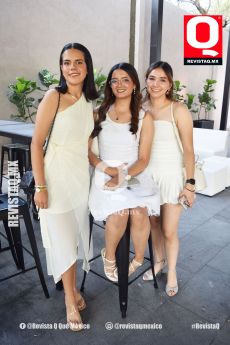 Atentas Daniela Negrete, Ana Paula Martínez y Fernanda Cruz