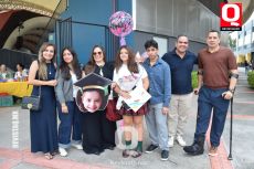 Frida Vázquez acompañada de su Familia