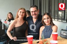 Delia López, Jorge Pérez y Adriana Flores
