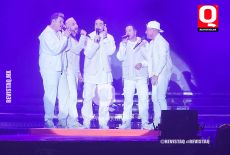 A  La banda de Los Backstreet Boys integrada por  Nick Carter, AJ McLean, Brian Littrell, Howie Dorough y Kevin Richardson