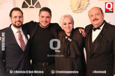 David Horner, Edgar Mitchell, Sara Ruiz y Jose Antonio García.......