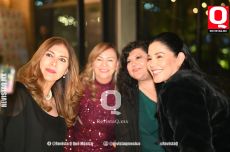 Gaby Gallardo y amigas en la selfie