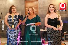 Beatriz Balleza Delegada Región Bajío y Pta de AMMJE León, Norma Quintero y Vanessa Montes de Oca
