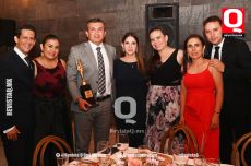 Humberto González del Castillo celebrando 70 años de Autos Chacho en Los Premios Q