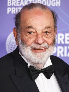 A     El empresario mexicano Carlos Slim Helú