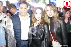 Juan Carlos Hernández, Bárbara Hernández y Lupita Nava en familia