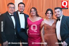 Alberto Muñoz, Alberto Muñoz, Paola Muñoz, Luz Edith Muñoz y Óscar Zamora