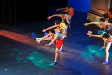 Casi 60 estudiantes de distintas carreras protagonizaron el primer musical