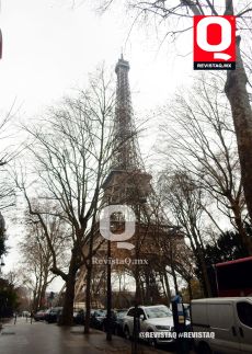 A  Impactante es la palabra que describe a la torre Eiffel