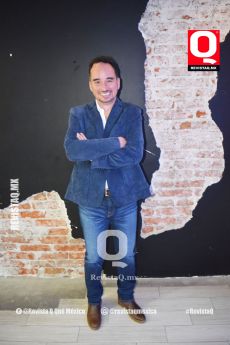 Platica hoja en blanco impartida por Nuel Rivas