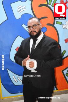 Luis Díaz canta de manera espectacular