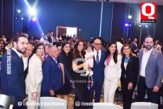 A   Gobernadora Libia  Dennise García Muñoz Ledo con Diputados y Diputadas