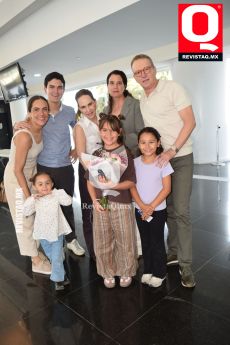 Familia Villalobos Rosada