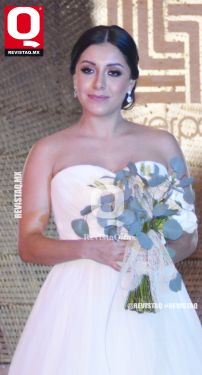Lindo vestido con escote corazón y corte princesa