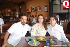 Francisco López,  Mariana Fuentes  y Javier López