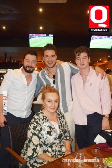 Paco Arciniega, Monica Arciniega,  Fernando Arciniega e Iván Arciniega