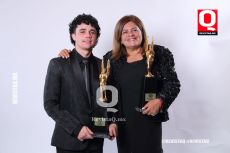 Elioveliz y Tere Ocampo reciben el Premio de la revista Q